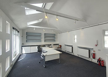 Bright Studio Office To Let, 440 sq ft 41 sq m net, Studio 1, Pembridge Studios, 27a Pembridge Road, Notting Hill Gate, London W11 | JMW Barnard Commercial Property Agents'; ?>